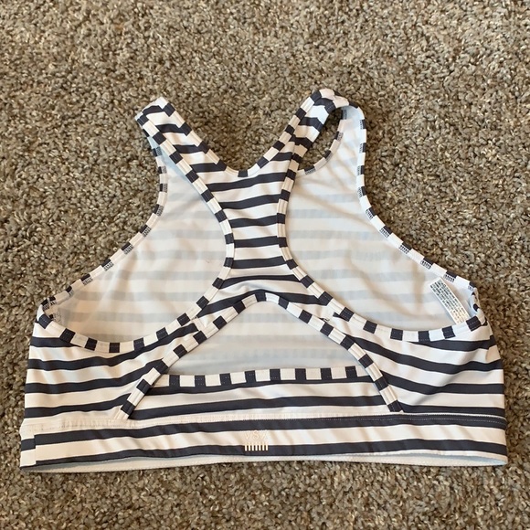 Victoria secret sports bra - Picture 2 of 3